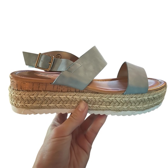 Elegant Women's Espadrille Sandals - Light Blue NIB 8.5 - Picture 1 of 1